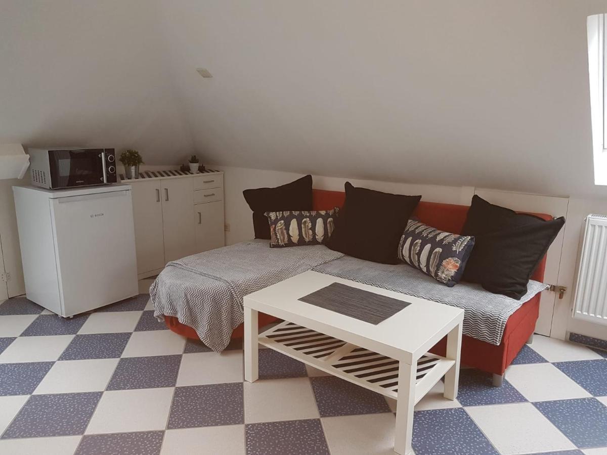 Ruhige Gemuetliche Ferienwohnung In Karlsruhe Daxlanden Fuer Monteure, Pendler, Geschaefsreisen, Wochenendreisen מראה חיצוני תמונה