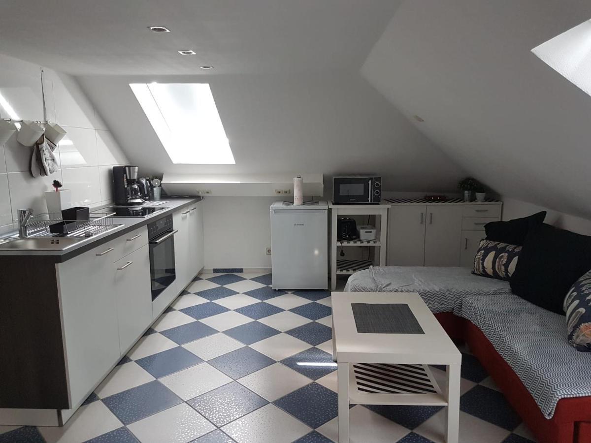 Ruhige Gemuetliche Ferienwohnung In Karlsruhe Daxlanden Fuer Monteure, Pendler, Geschaefsreisen, Wochenendreisen מראה חיצוני תמונה
