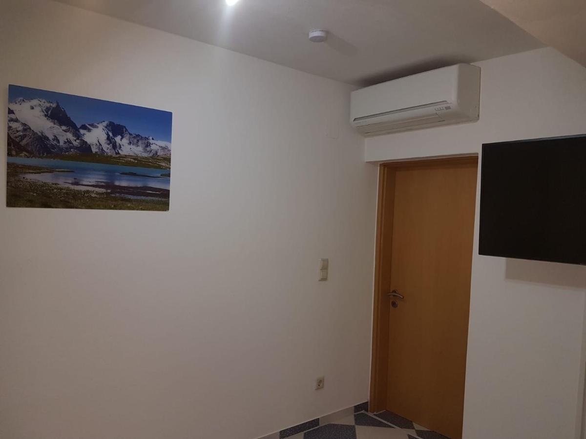 Ruhige Gemuetliche Ferienwohnung In Karlsruhe Daxlanden Fuer Monteure, Pendler, Geschaefsreisen, Wochenendreisen מראה חיצוני תמונה